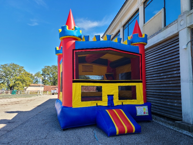 BOUNCE HOUSE